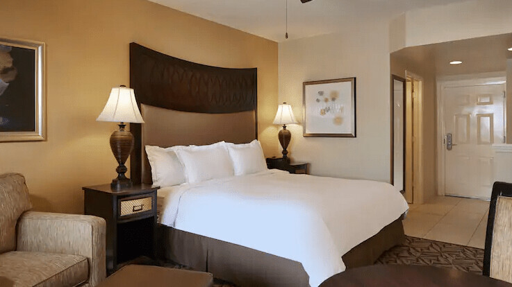 Studio 1 King with Kitchenette